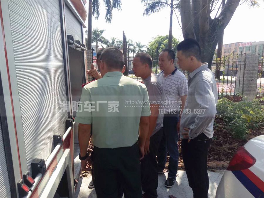 東風(fēng)4噸水罐消防車 東風(fēng)4噸水罐消防車